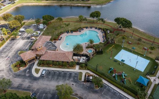 3476 Commodore Court