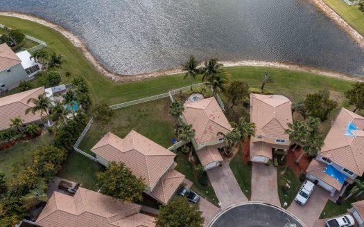 3476 Commodore Court