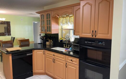 4512 Blue Pine Circle